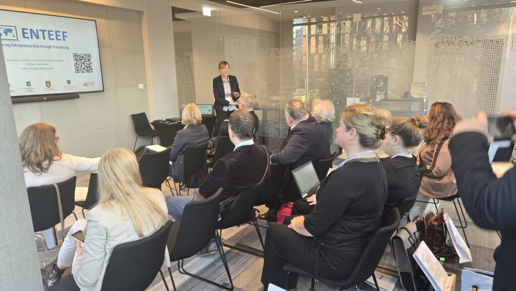 The final slide with the project logo and the presenter.