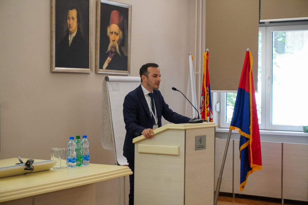 Prof. Vladan Ivanovic in front of the BAAE audience.