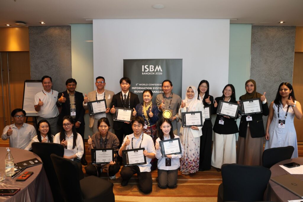 The group picture of the conference participants.